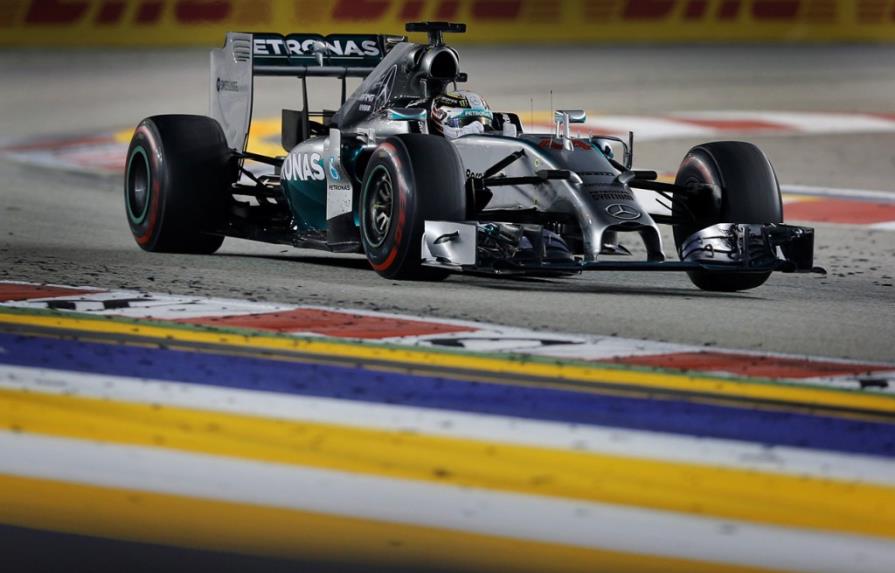 Lewis Hamilton entra líder en Suzuka, donde Alonso luchará por el podio