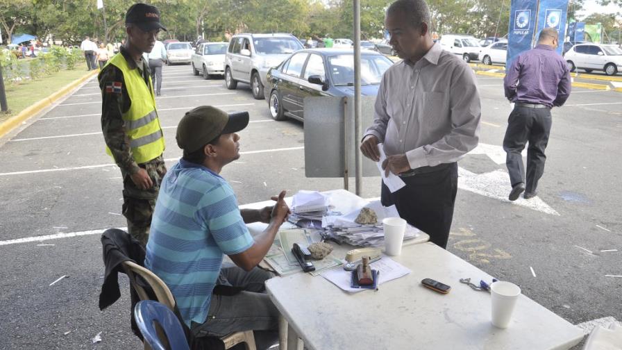 Extenderán por el mes de enero plazo para sacar revista de los vehículos Extenderán por el mes de enero plazo para sacar revista de los vehículos