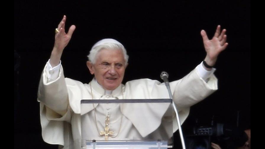 Benedicto XVI, un papa retirado pero muy presente