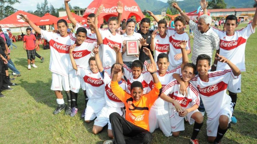 Colegio Nieves María Valerio se coronó campeón de etapa de fútbol en Jarabacoa