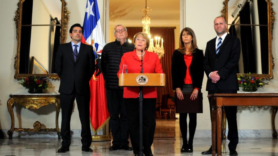 Bachelet viaja a zona del terremoto en el norte de Chile