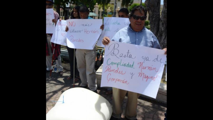 Ciegos tienen cinco días frente al Palacio Nacional Ciegos tienen cinco días frente al Palacio Nacional