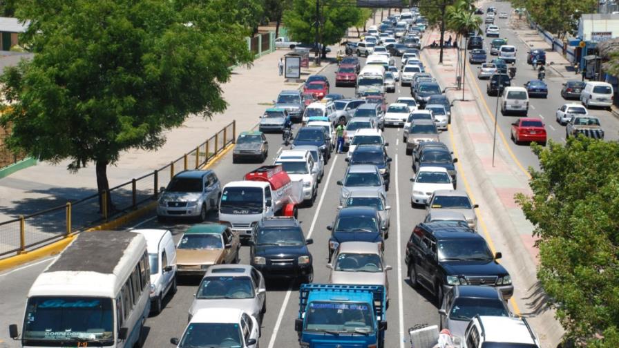 En el país hay un vehículo de motor por cada 3.25 habitantes