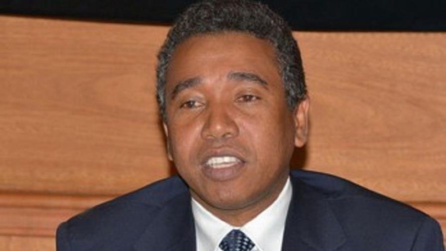 El senador Félix Bautista demandará nuevamente al escritor Andrés L. Mateo