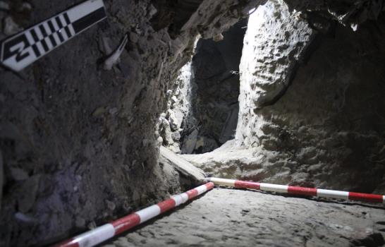 Hallan nueve momias en tumba de un gobernador del Imperio Medio egipcio