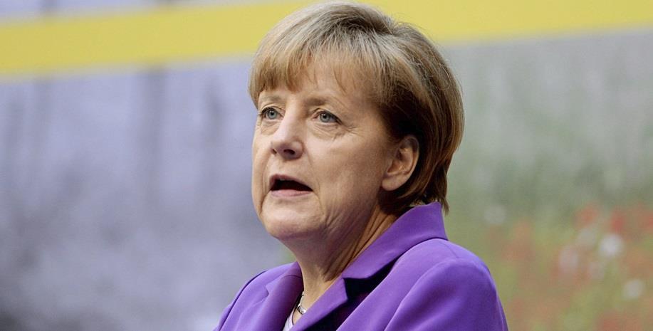 Merkel valora el papel del rey en la transición a la democracia en España