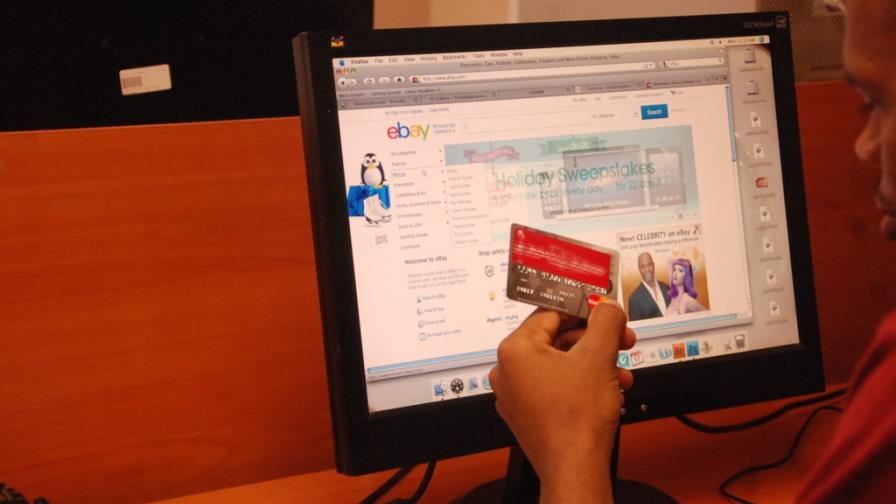 El director Aduanas, en rebelión contra el decreto presidencial