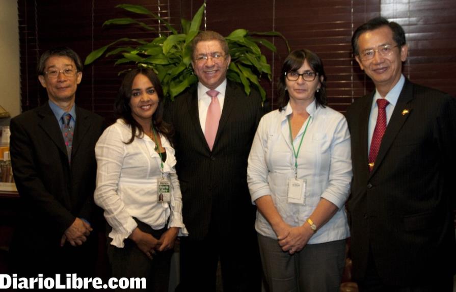 El embajador de Taiwán visita al director de DL