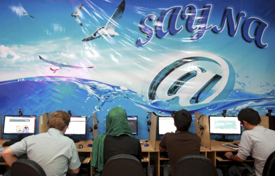 Presidente iraní pide más tolerancia a internet