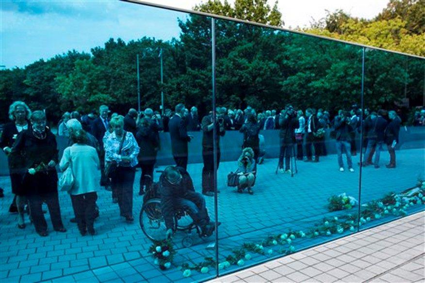 Alemania inaugura monumento a víctimas de nazis