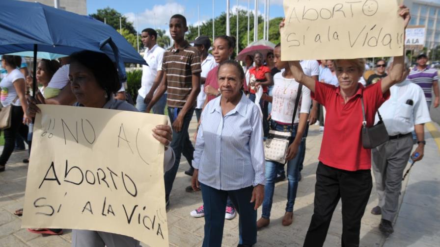 Diputados mandan a comisión observaciones de Poder Ejecutivo a Código Penal