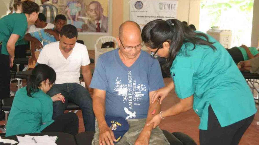 Médicos de Canadá llegan a Moca para ofrecer terapia quiropráctica
