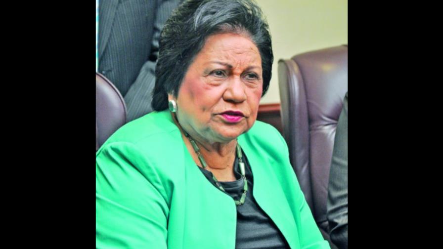 Becados de Francia reclaman el pago de manutención atrasado