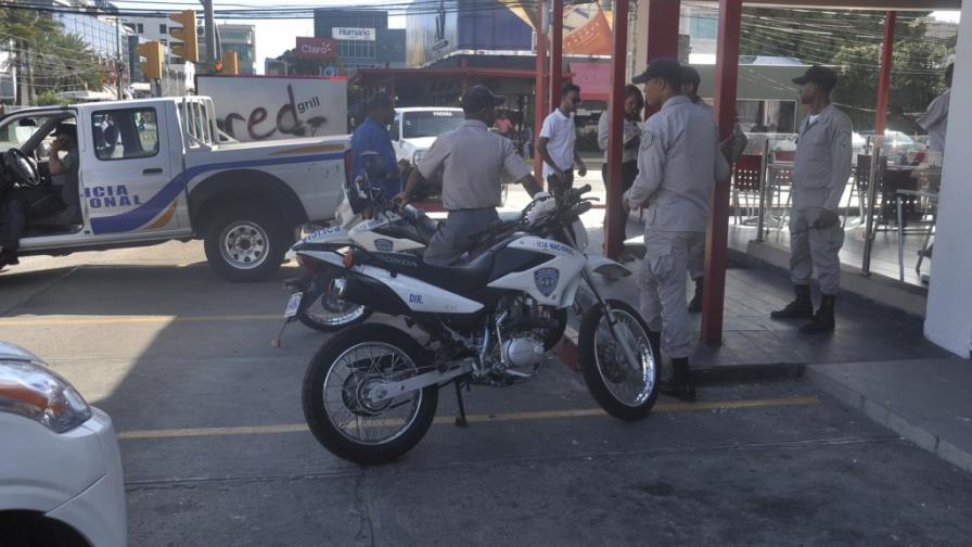 Matan a un suizo de tres balazos en el parqueo del restaurante Red Grill