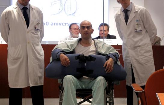 Cirujanos españoles realizan con éxito un trasplante de brazos