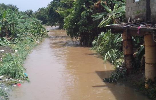 Seis comunidades siguen incomunicadas por las lluvias en Hato Mayor