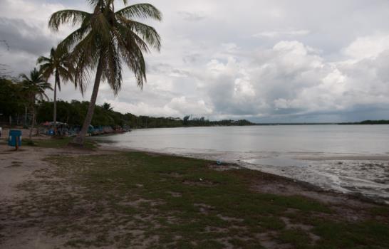 Boca Chica en riesgo de perder su playa