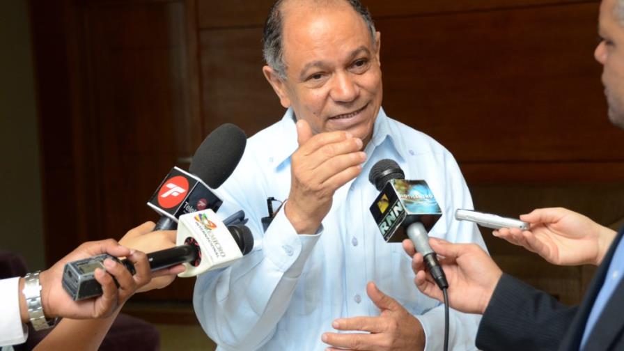 Sindicalistas esperan salir hoy con la promesa de un alza de salarios Sindicalistas esperan salir hoy con la promesa de un alza de salarios