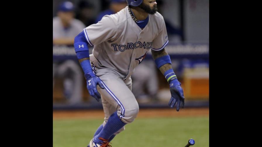 Santana, Alcántara y Reyes HR; Lagares, 4-4