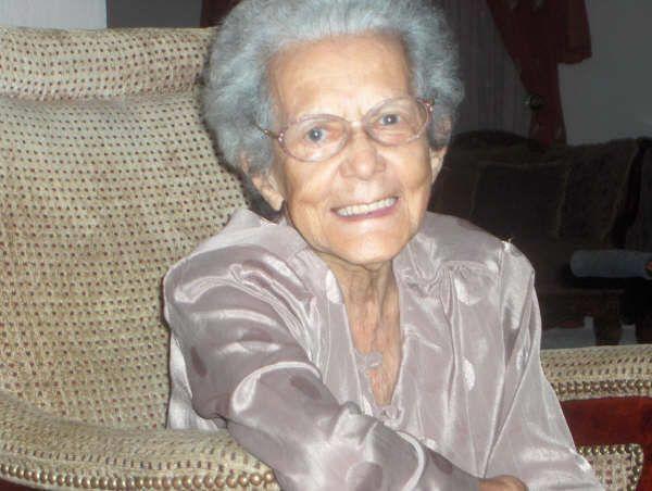 La escritora América Bermúdez arriba a los 101 años