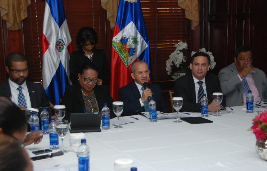 Ministros de Haití y República Dominicana evaluarán la construcción de tres hospitales