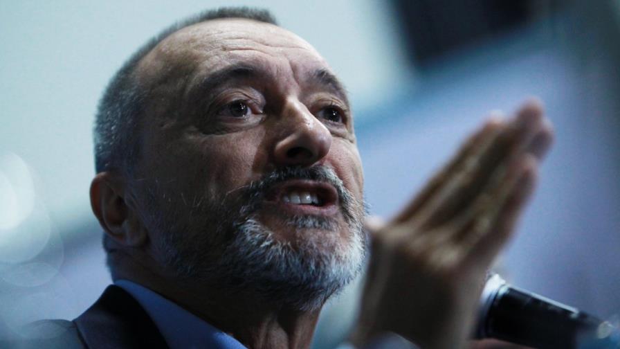 Pérez-Reverte llama a tomar al Quijote de bandera en estos tiempos convulsos