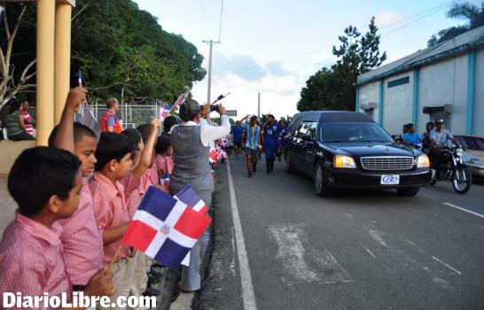 Miles de personas acuden a dar el último adiós a doña Dedé Mirabal en Salcedo