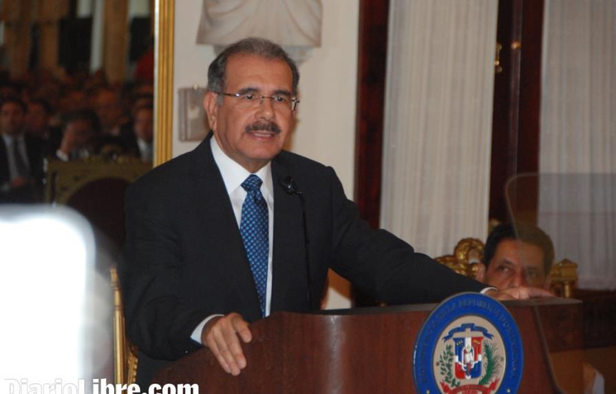 El salario de los fiscales llama la atención de Danilo Medina