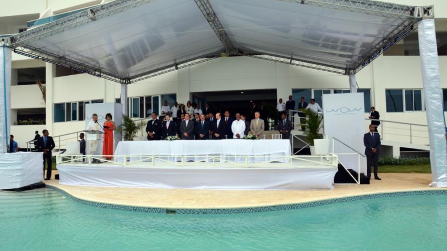 Medina inaugura edificio Las Olas, del Grupo Metro