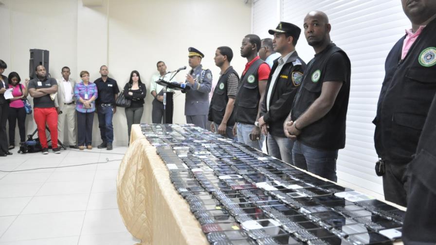 Los teléfonos macos, un desafío a la seguridad nacional Los teléfonos macos, un desafío a la seguridad nacional