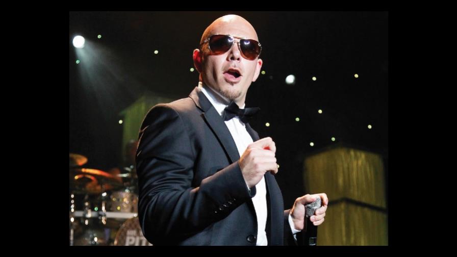 Pitbull recibe el grado honorífico del Doral College de Miami