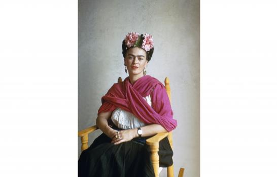El rebozo que popularizó Frida Kahlo se expone en Londres durante el verano