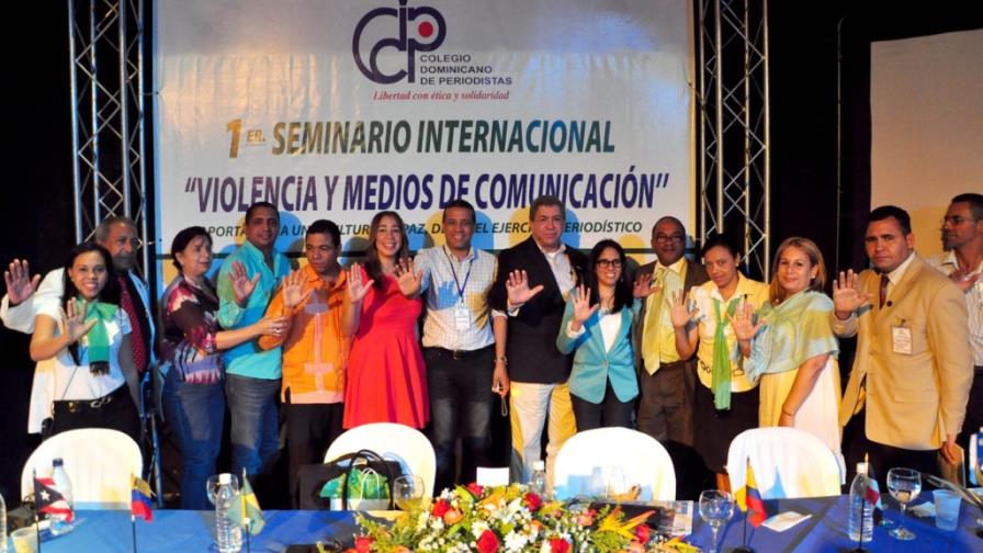 El Colegio Dominicano de Periodistas recomienda disminuir la difusión de imágenes negativas El Colegio Dominicano de Periodistas recomienda disminuir la difusión de imágenes negativas