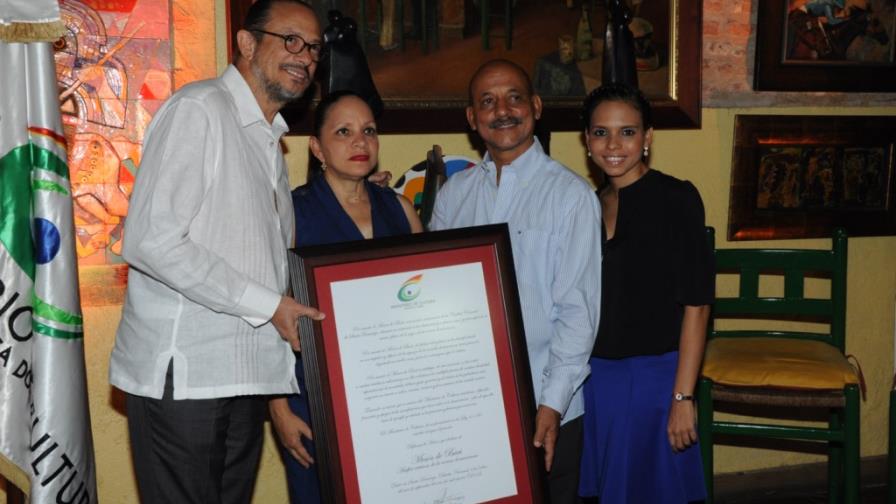 El Ministerio de Cultura reconoce al restaurante Mesón de Bari