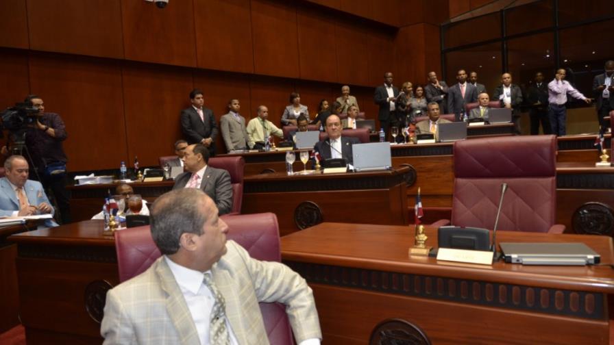 El Senado acoge observaciones de Danilo Medina, y anula la ley sobre Loma Miranda El Senado acoge observaciones de Danilo Medina, y anula la ley sobre Loma Miranda