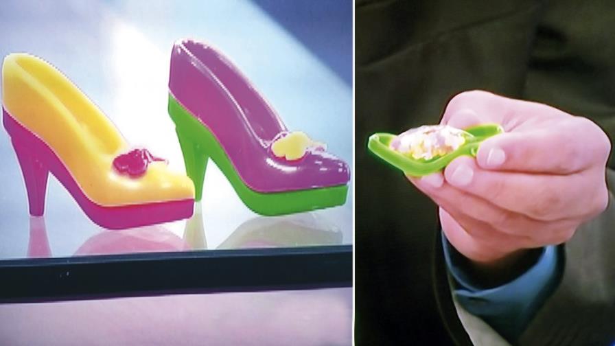 Diminutos zapatos “Martha Heredia”, con doble fondo Diminutos zapatos “Martha Heredia”, con doble fondo