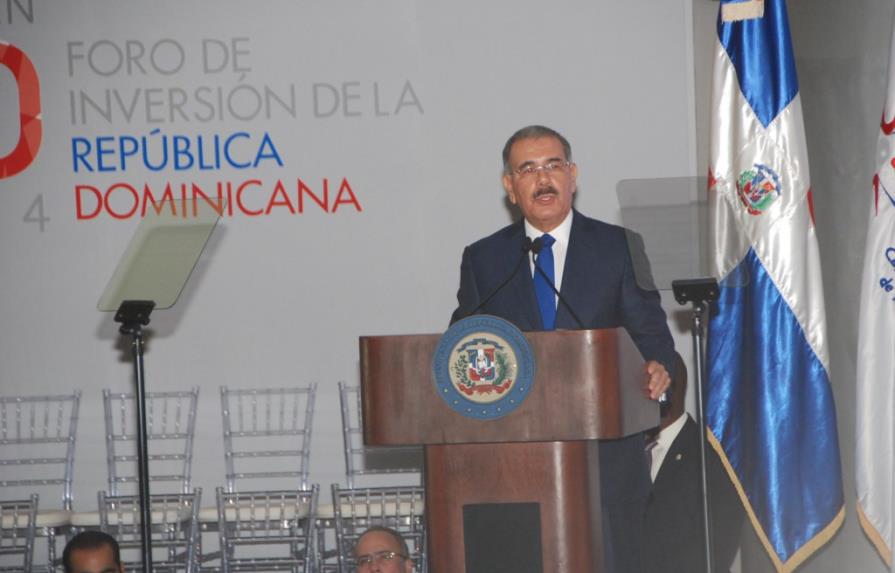 El presidente Medina destaca las facilidades para invertir en el país