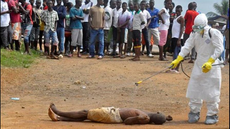 Escasez de equipo dificulta batalla contra ébola