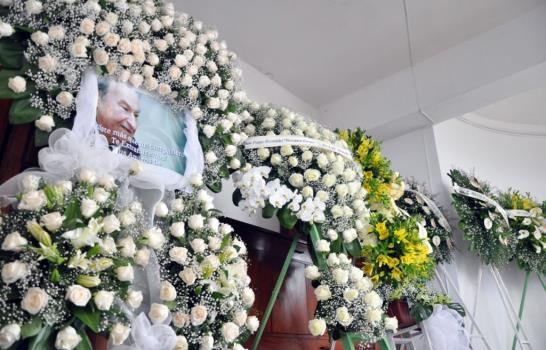 Representantes de diversos sectores asisten a velatorio de José Armando Bermúdez