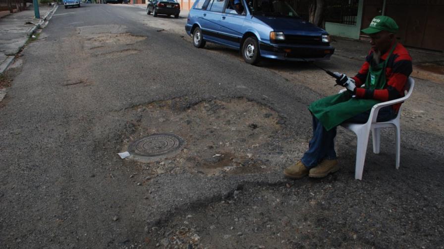 Calles del ensanche Luperón están desbaratadas