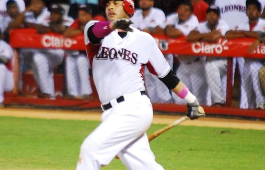 Erick Almonte posee carisma y chispa en el béisbol