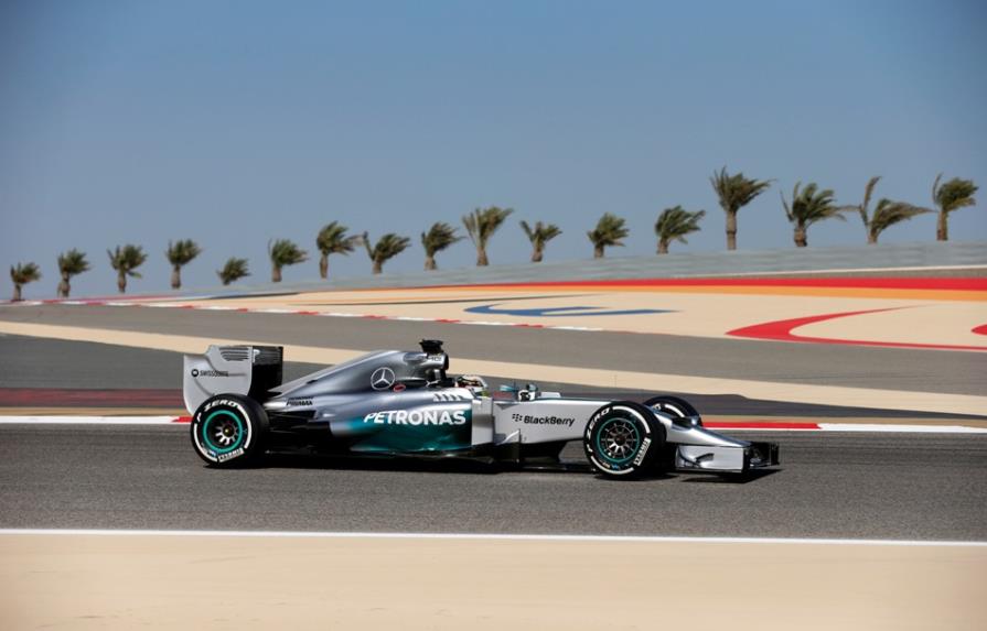 Mercedes domina última práctica del Gran Premio de Bahrein