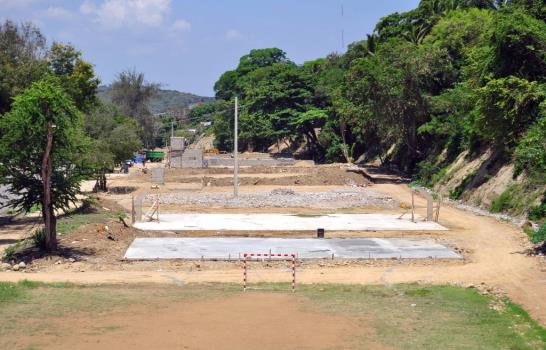 Avanza construcción de parque ecológico en Santiago