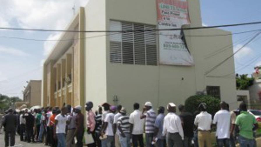 Inician Plan de Regularización de Extranjeros en Distrito Nacional