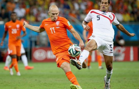 Holanda supera a Costa Rica en definición por penales y avanza a semifinales del Mundial
