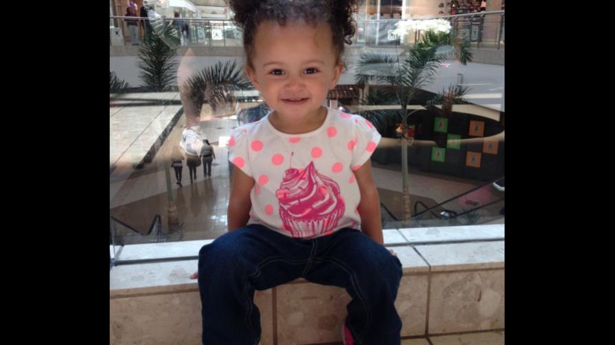 Mujer blanca demanda por esperma de hombre negro Mujer blanca demanda por esperma de hombre negro