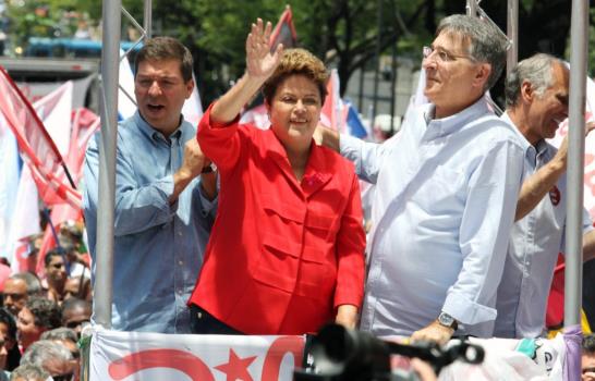 Rousseff habla como favorita y no elige rival para la eventual segunda vuelta
