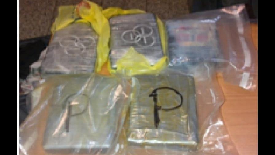 DNCD ocupa maleta con droga abandonada en aeropuerto