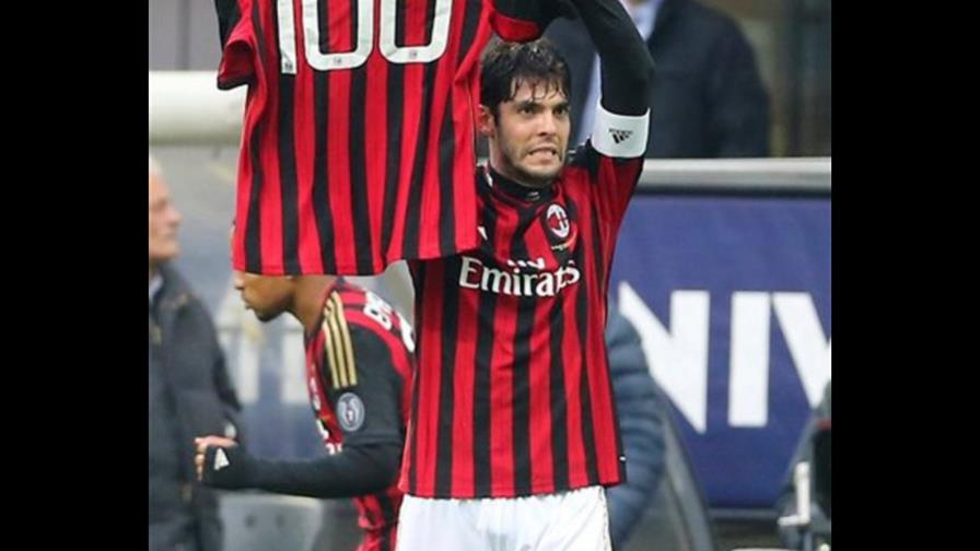 Kaká celebra su gol 100 en triunfo del Milan
