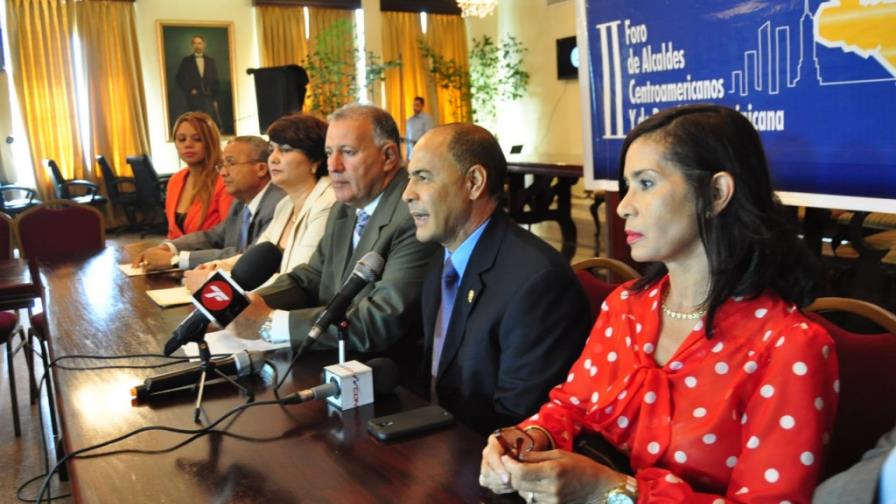 Foro de alcaldes de Centroamérica y del Caribe, en Santiago